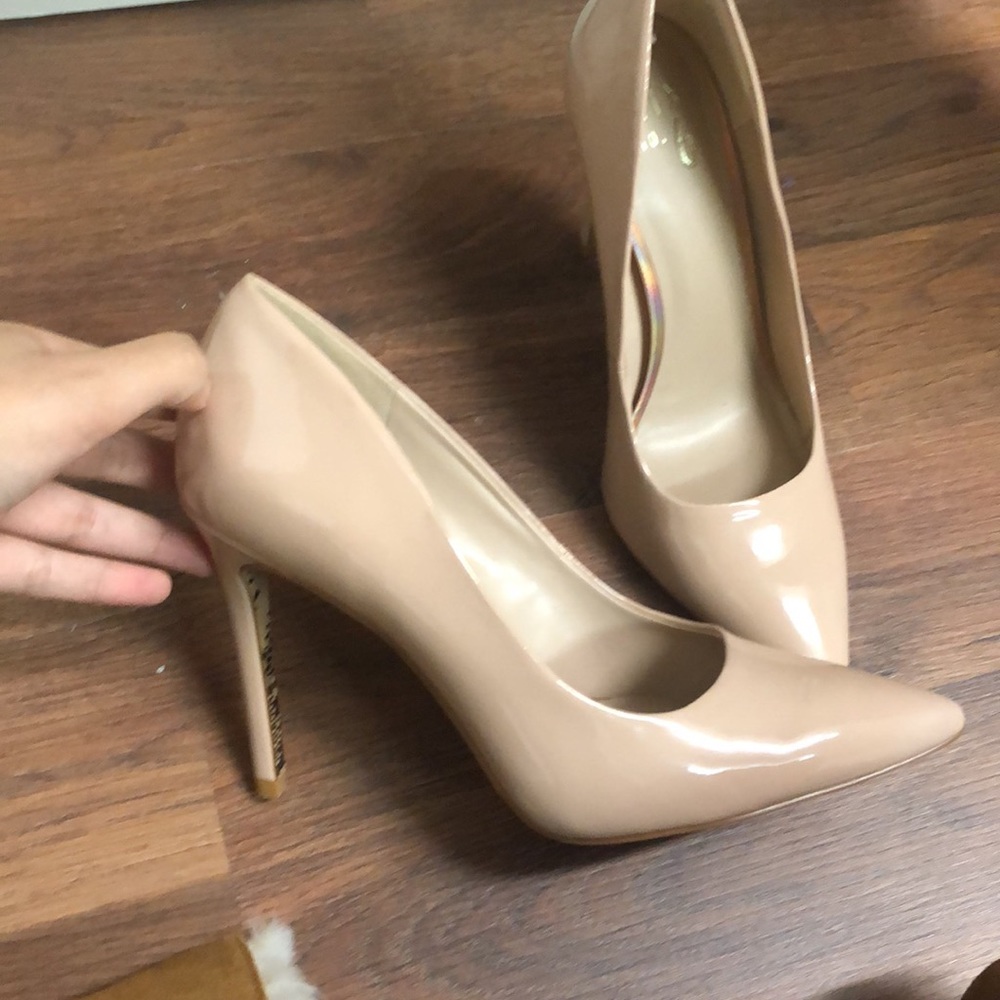 Nude Pumps